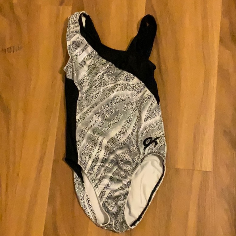 GK gymnastics Leotard H💿L💿 and black